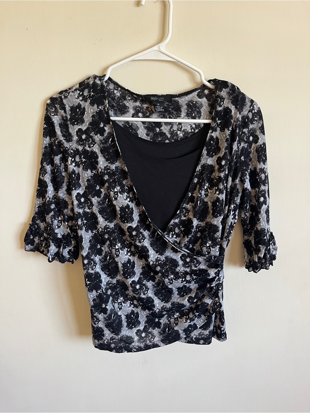 Vintage Style & Co. Black and White Floral Wrap-Style Women's Top